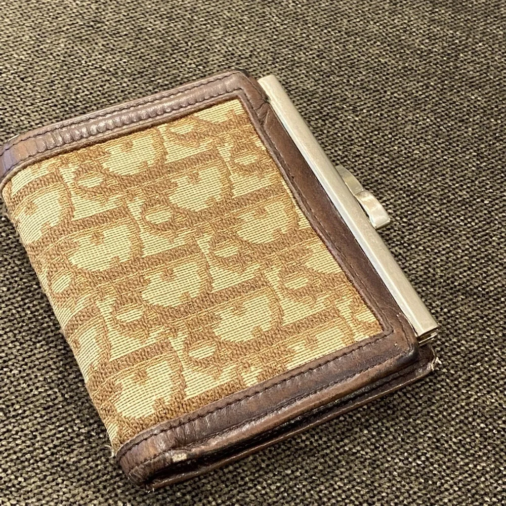 𝅺authentic Vintage Christian Dior wallet